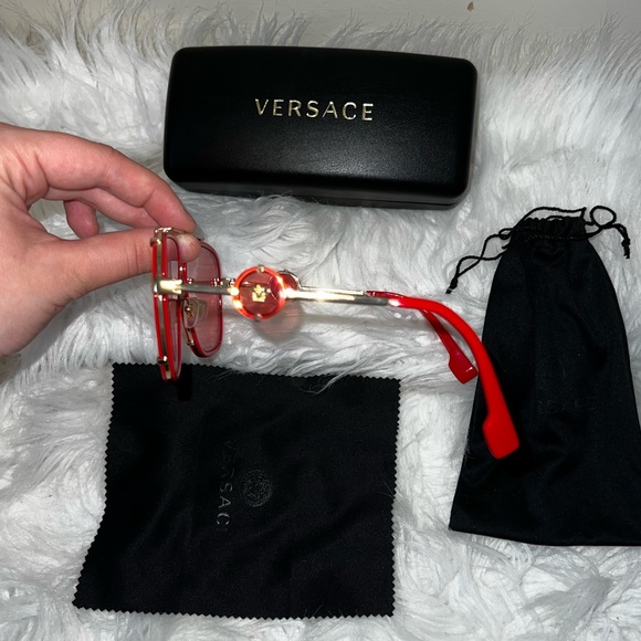 Versace VE 2233 Sunglasses - Red - Picture 3 of 3